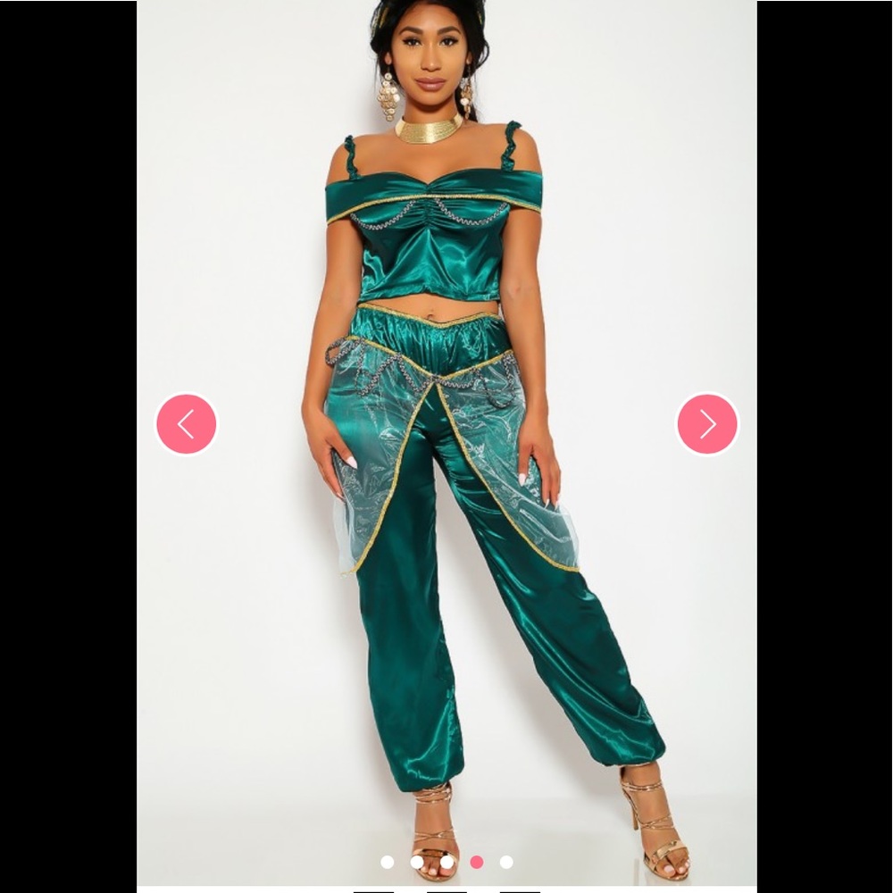Princess jasmine 3 piece costume🥰